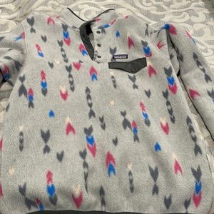 Large patagonia sweatshirt